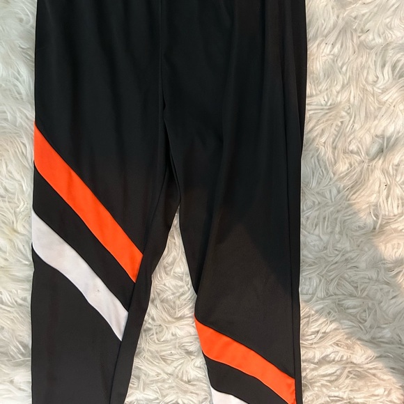 Women’s Tracksuit Set - Picture 4 of 5